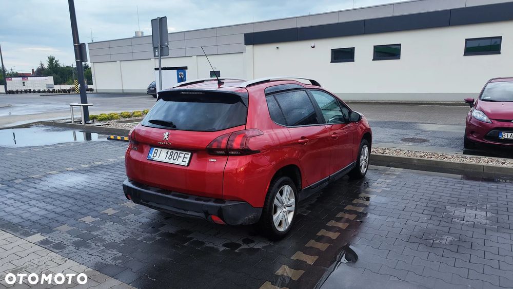Peugeot 2008 1.2 Pure Tech Style S&S - 7