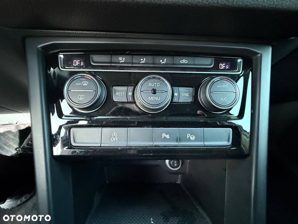 Volkswagen Touran 1.6 TDI SCR (BlueMotion Technology) DSG Comfortline - 24