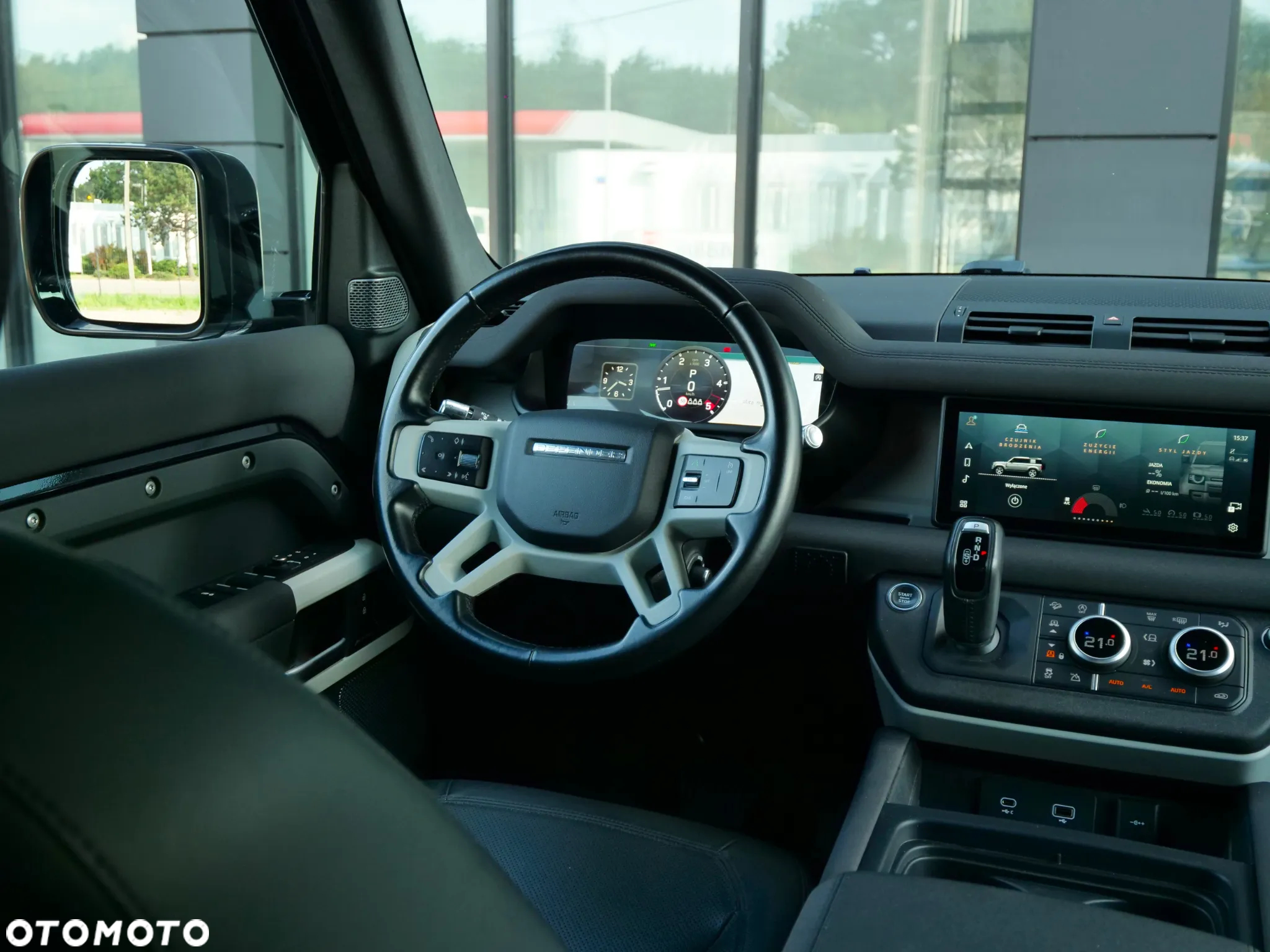 Land Rover Defender - 15
