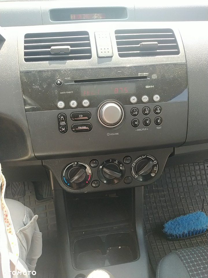 Suzuki Swift 1.3 GC (klm) - 9