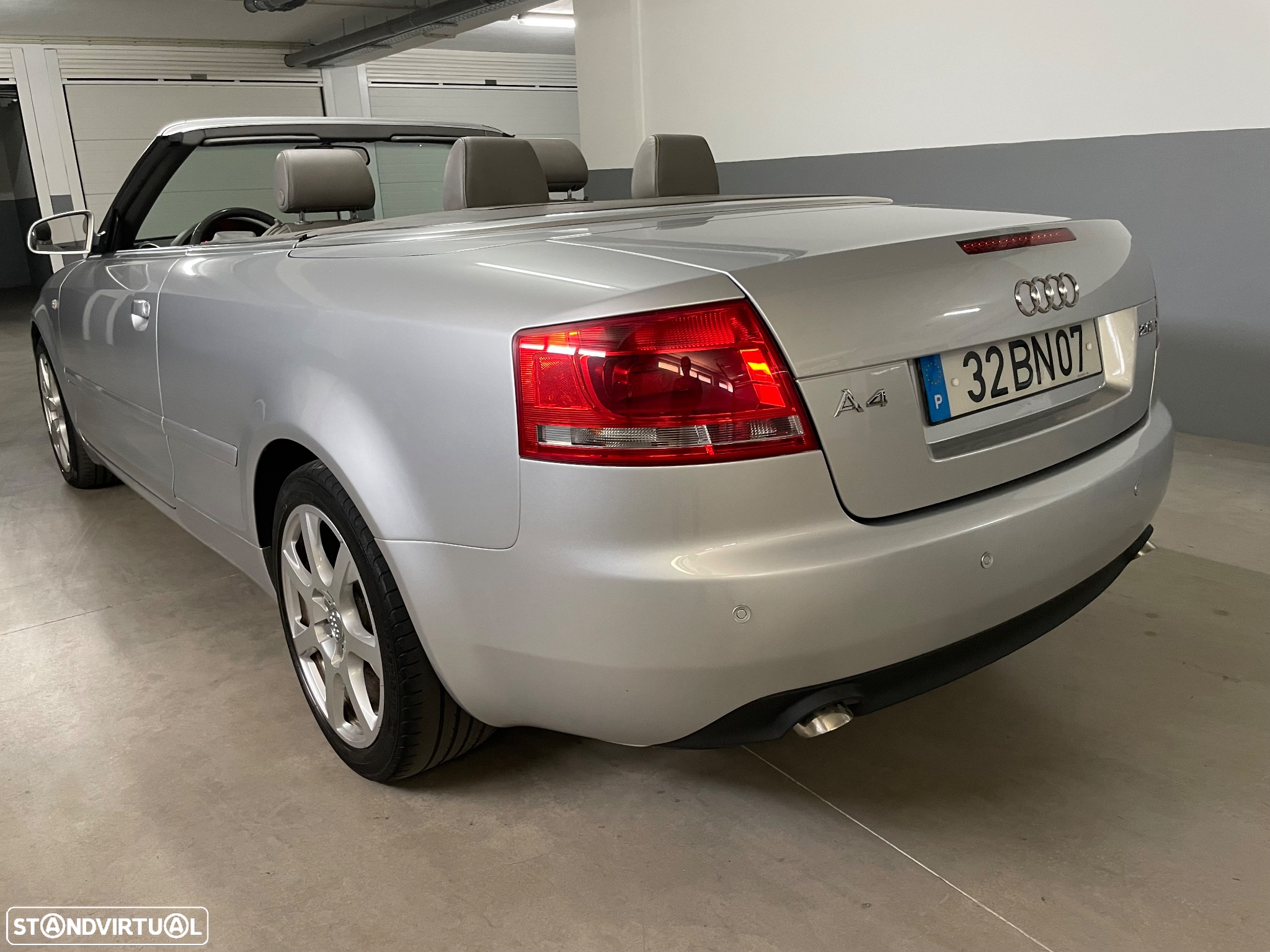 Audi A4 Cabrio 2.0 TDi - 9
