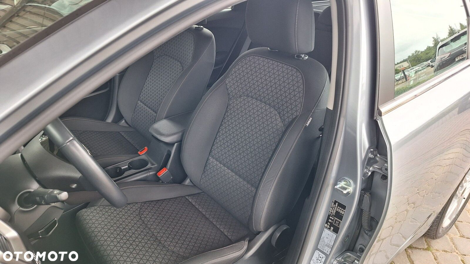 Kia Ceed - 12