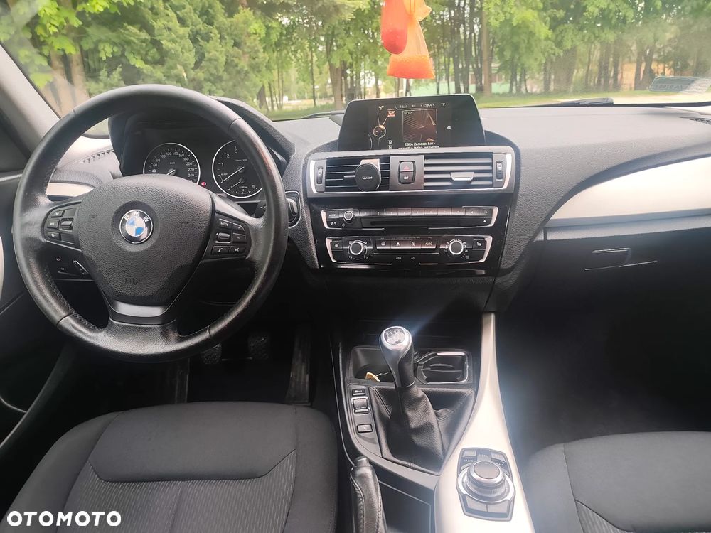 BMW Seria 1 116i - 10