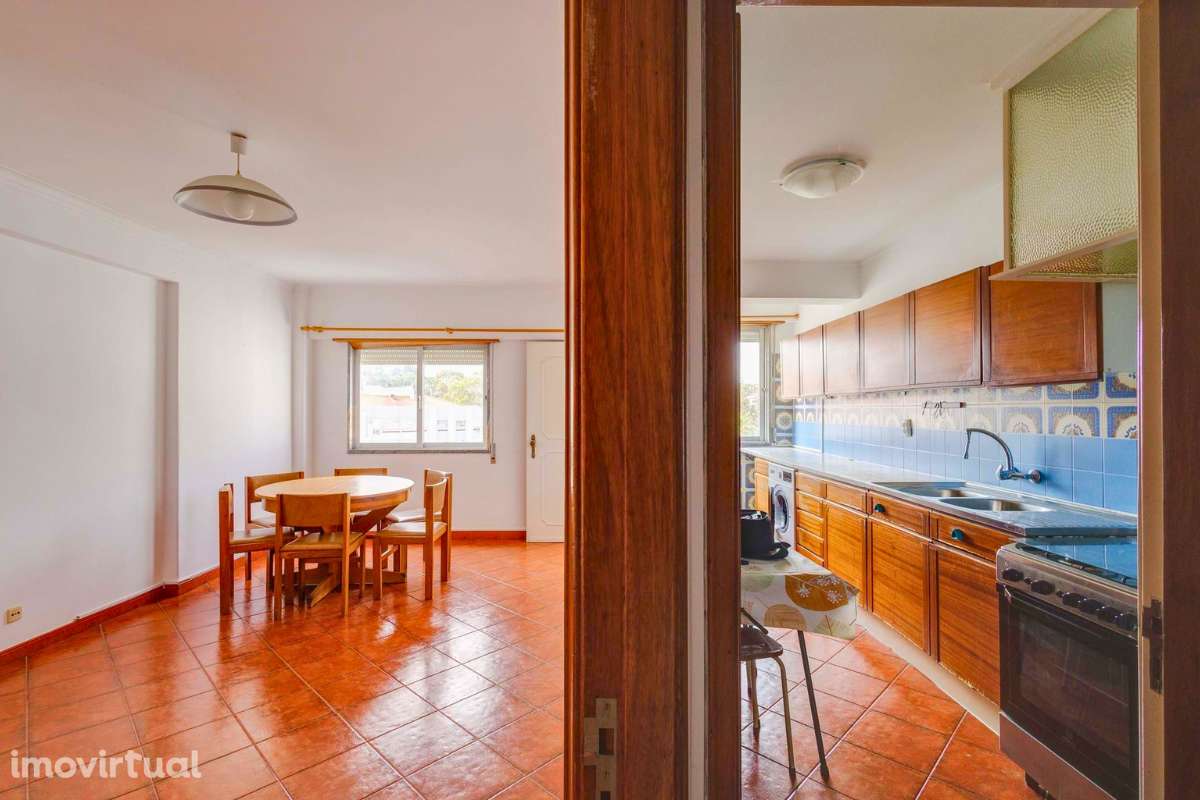 Arrendamento T2 no Centro de Linda-a-Velha – Excelente Localização! - Grande imagem: 2/19