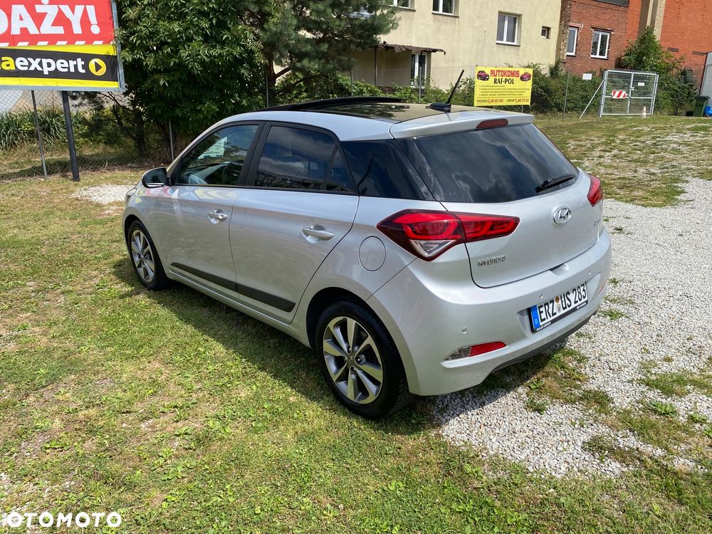 Hyundai i20 1.4 YES Gold - 14