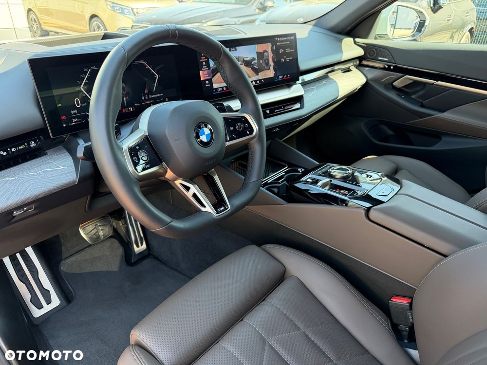 BMW Seria 5 520d xDrive mHEV M Sport - 10