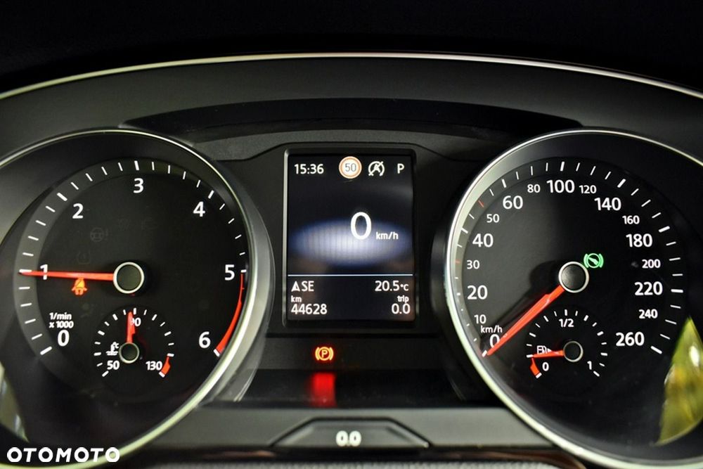 Volkswagen Passat Variant 2.0 TDI EVO Business DSG - 17