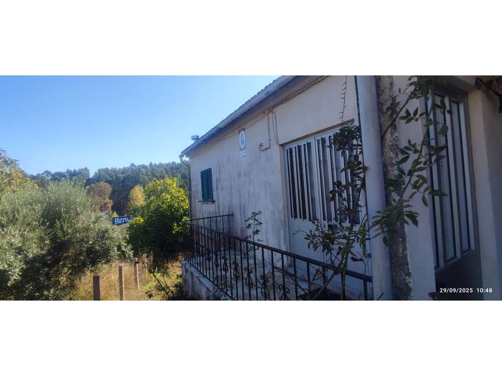 Moradia, anexos e terreno com furo , a poucos minutos da cidade de ... - Grande imagem: 4/31