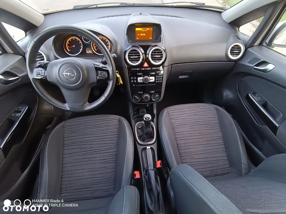 Opel Corsa 1.2 16V Cosmo - 13