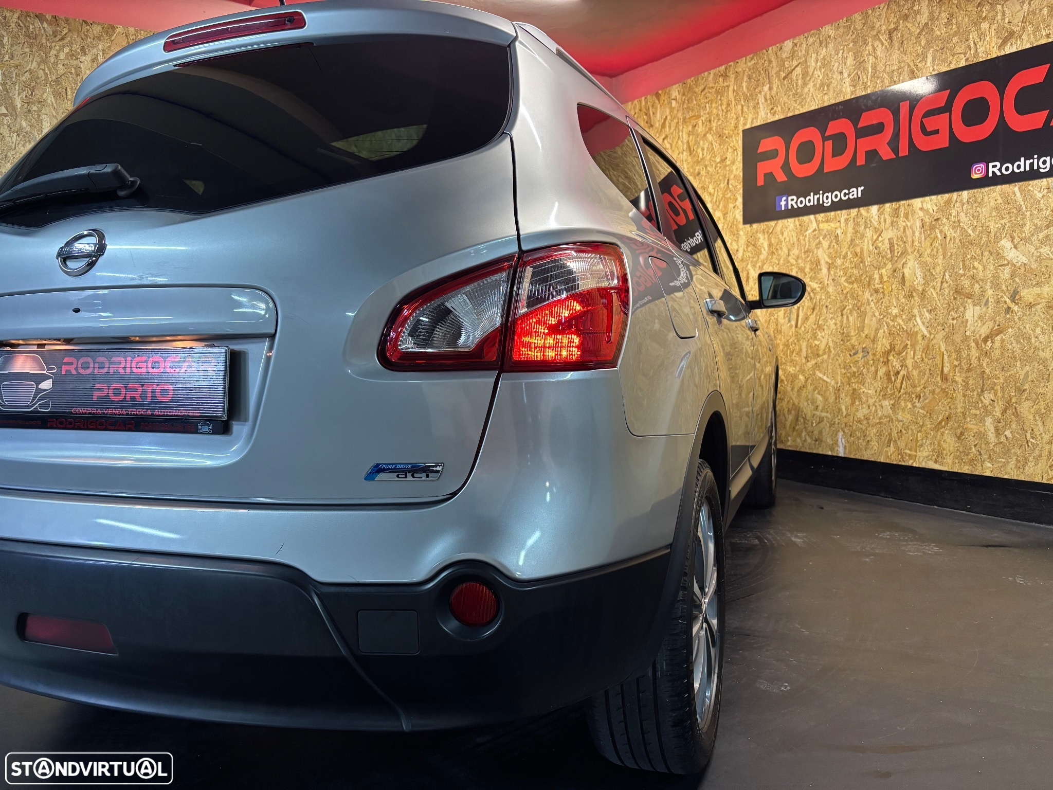 Nissan Qashqai +2 1.5 dCi Tekna Pele Preto +Navi - 24