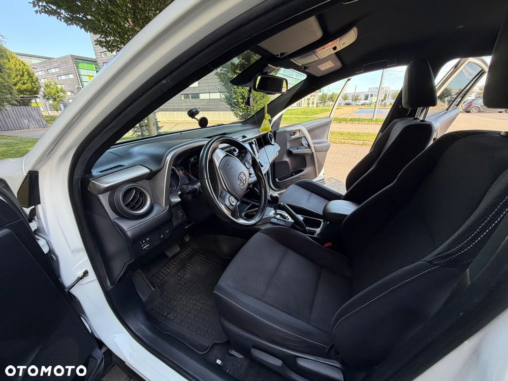 Toyota RAV4 Hybrid Style 4x2 - 5