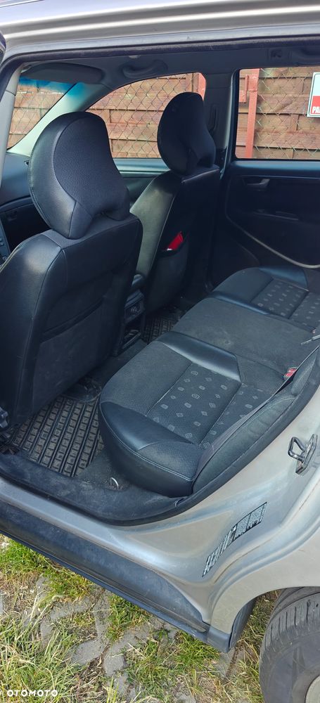 Volvo V70 2.4 - 16