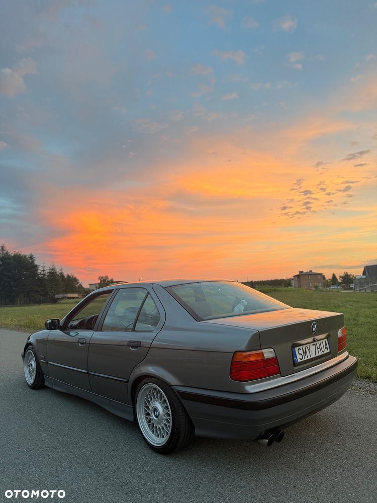 BMW Seria 3 320i - 6