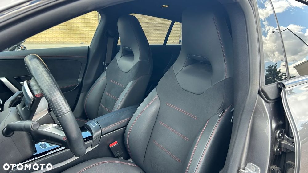 Mercedes-Benz CLA 200 7G-DCT - 7