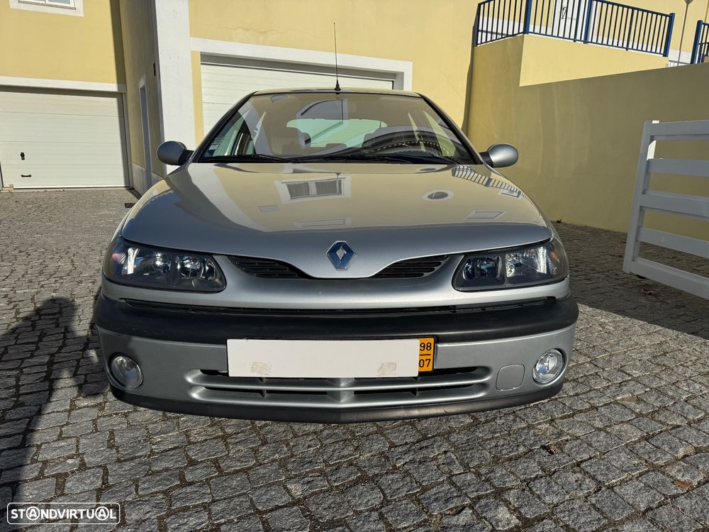 Renault Laguna 1.6 RXE - 18