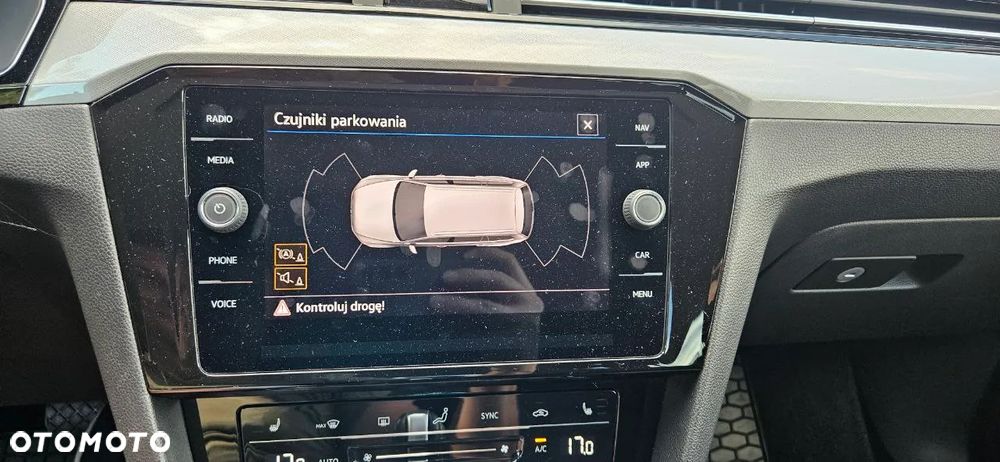 Volkswagen Passat Variant 2.0 TSI Business DSG - 17