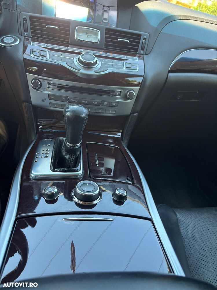 Infiniti Q70 2.2d Premium - 25