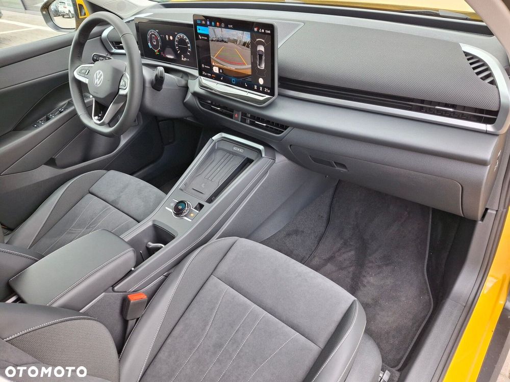 Volkswagen T-Roc - 17