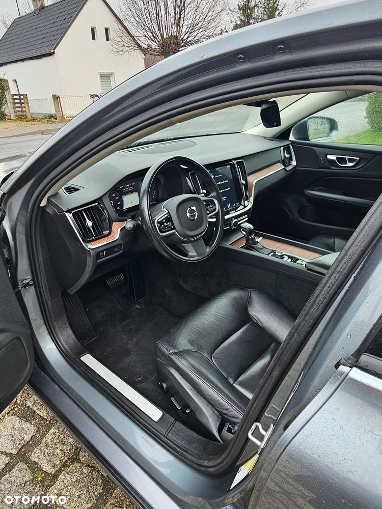 Volvo S60 T6 AWD Momentum Pro - 9