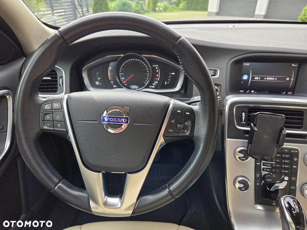 Volvo S60 Cross Country T5 AWD Summum - 3