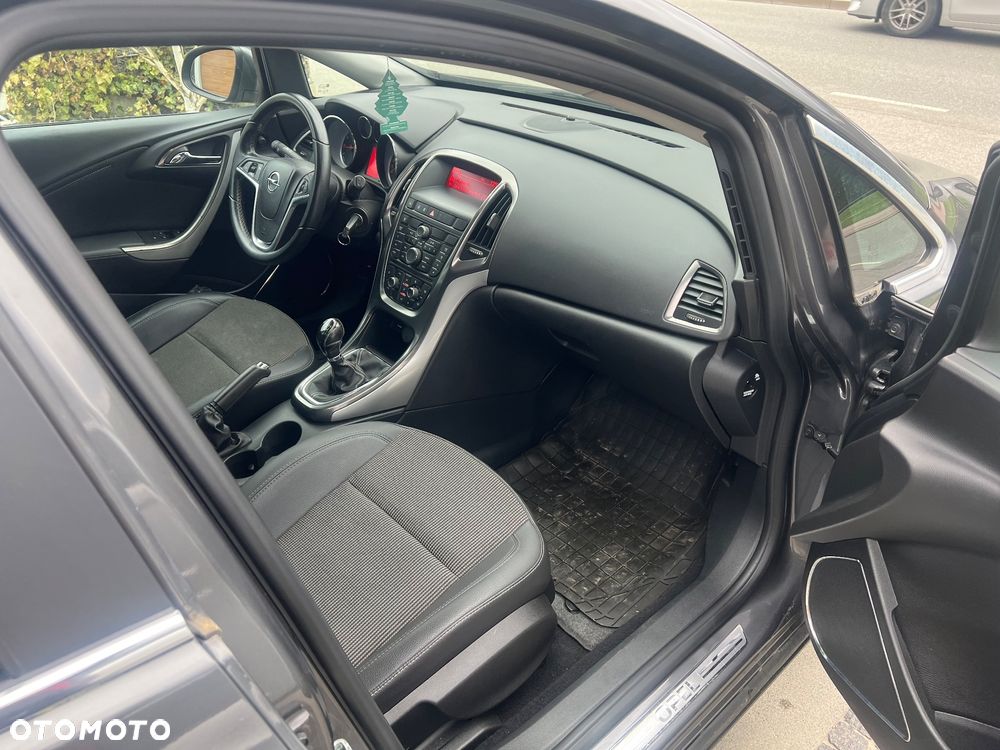 Opel Astra 1.4 T Enjoy S&S - 32