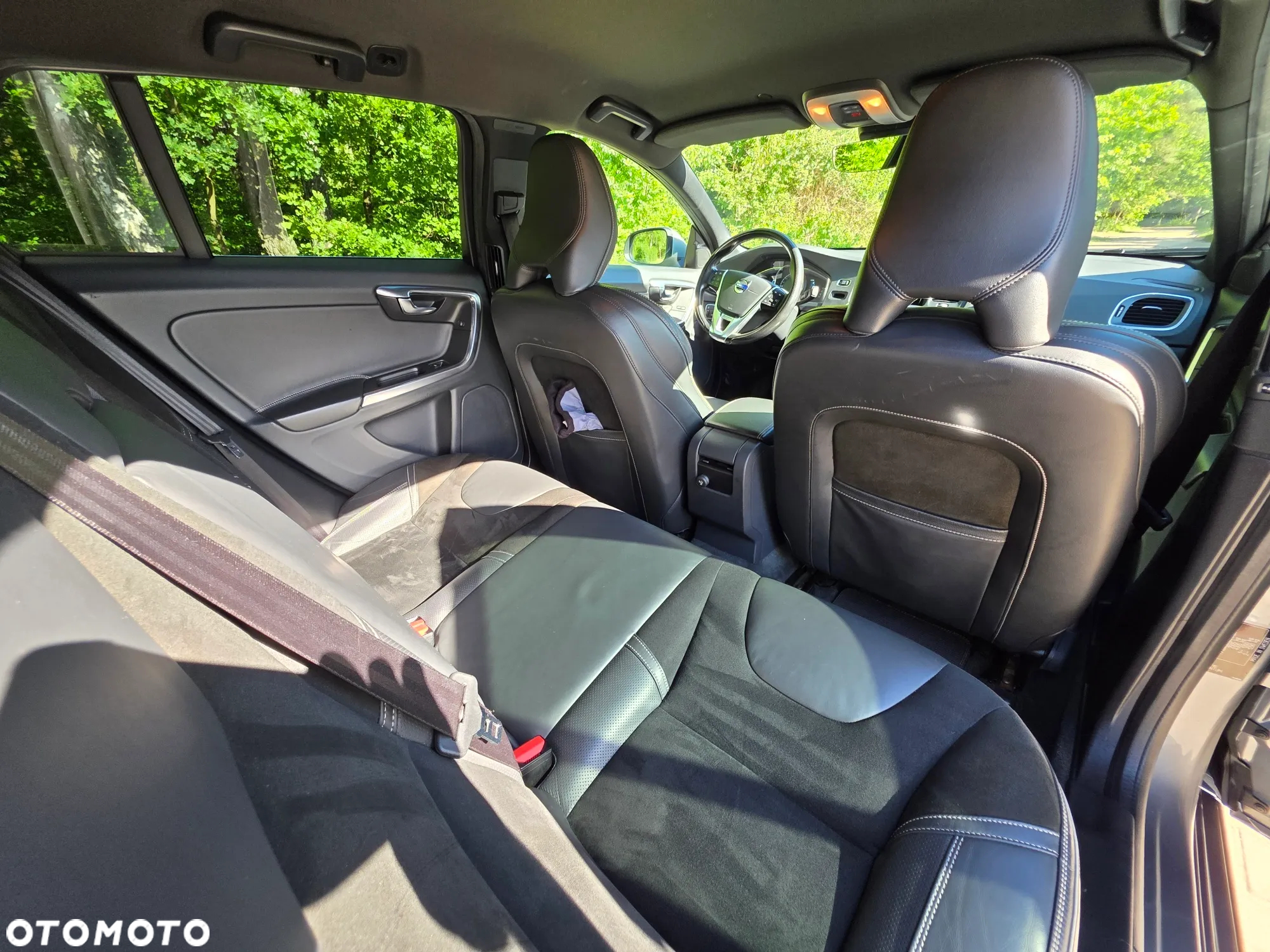 Volvo V60 D6 AWD Plug-in Hybrid Summum - 17