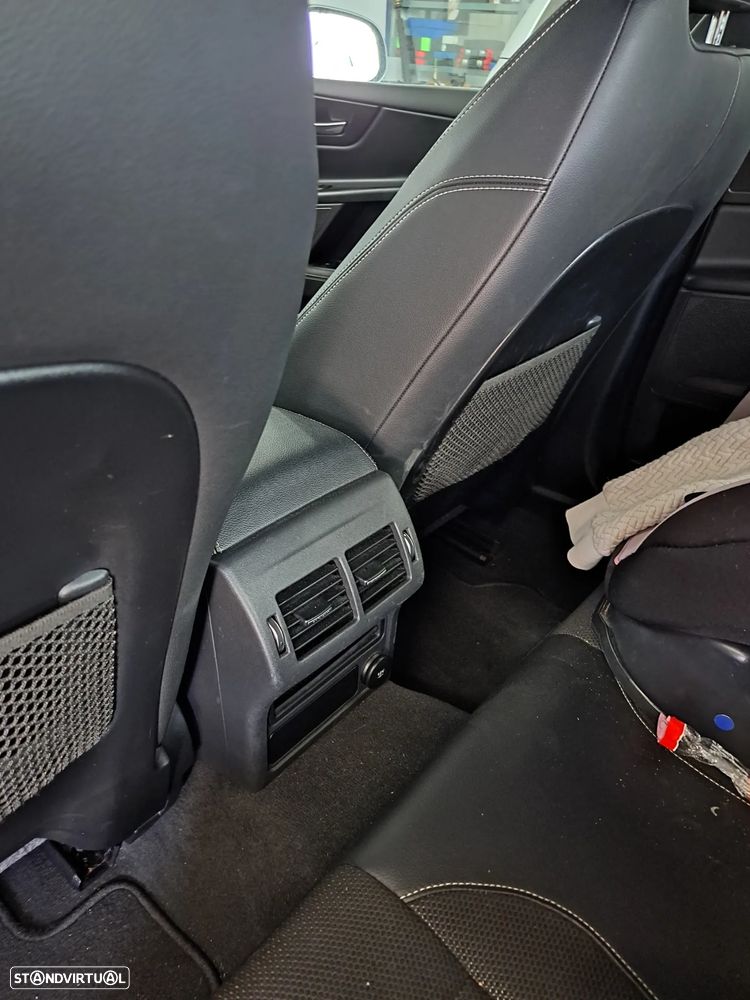 Jaguar XE 2.0 D R-Sport Aut. - 18