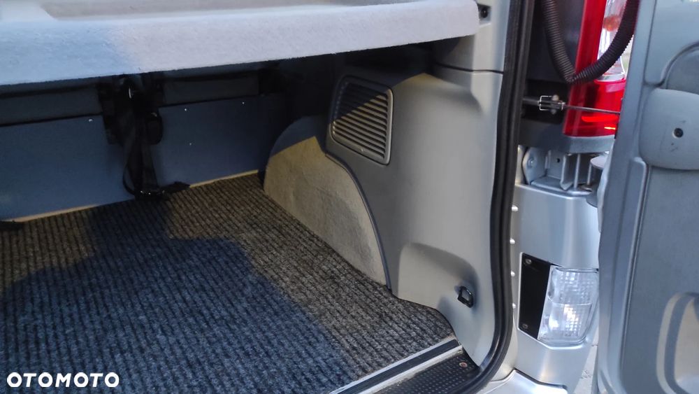 Opel Vivaro L2H1 2.9t - 28