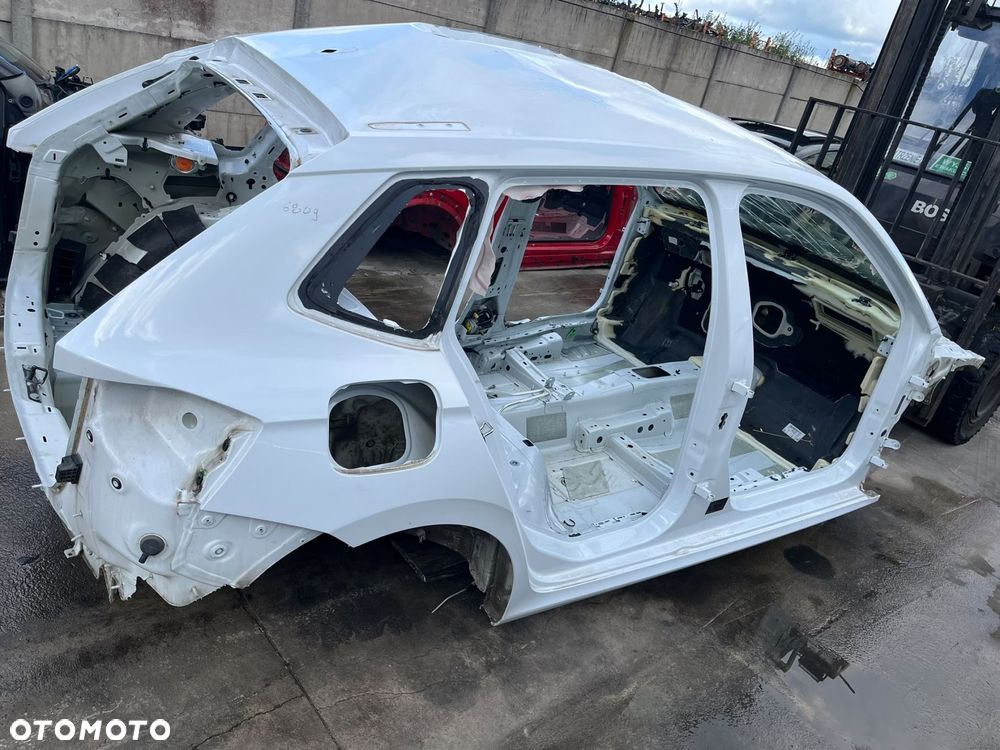 PRÓG PRAWY SŁUPEK ĆWIARTKA SKODA KAMIQ BIAŁA - 1