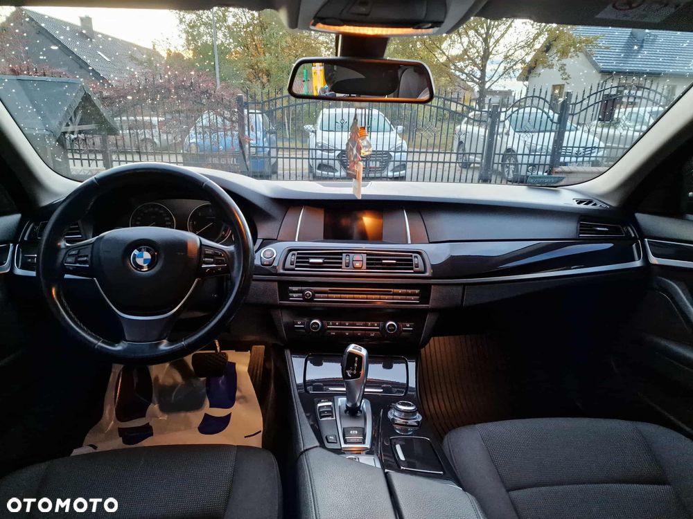 BMW Seria 5 518d - 17
