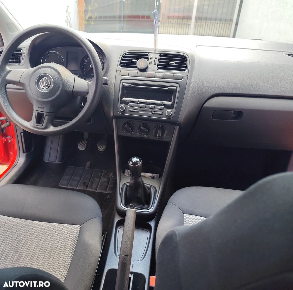 Volkswagen Polo - 2