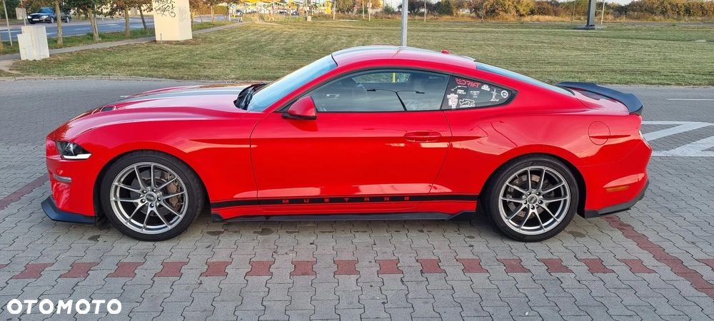 Ford Mustang - 1