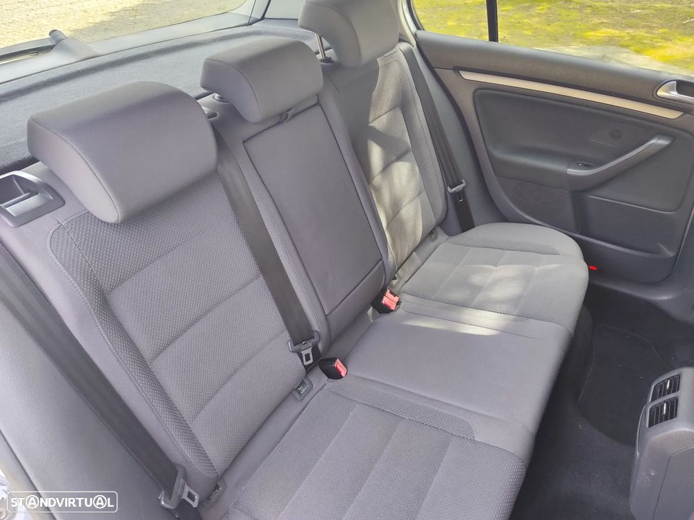 VW Golf 1.9 TDi Confortline DSG - 41