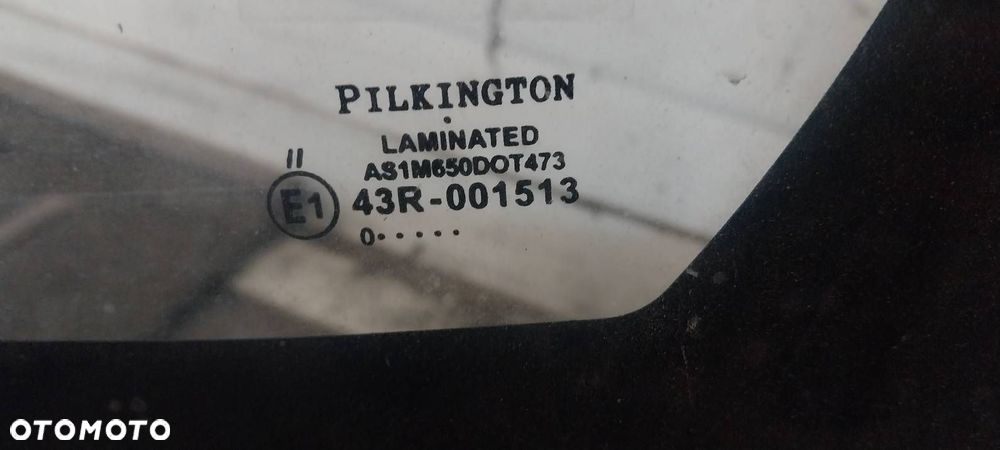 SZYBA CZOŁOWA PRZEDNIA MITSUBISHI CARISMA I - 2