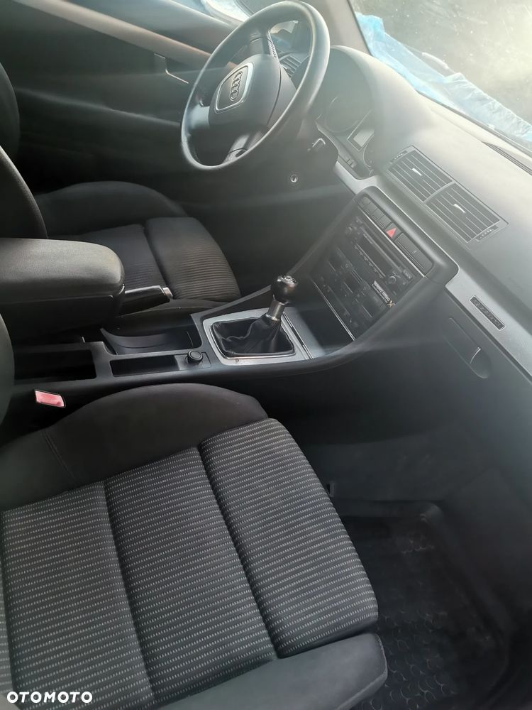 Audi A4 Limousine - 6