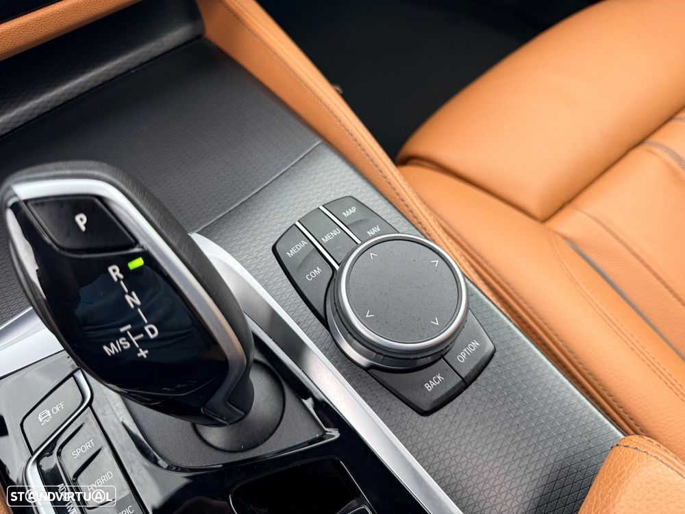BMW 530 e Pack Desportivo M - 37