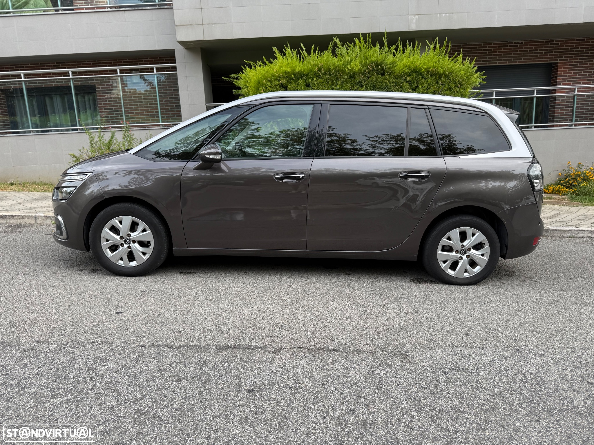 Citroën C4 Grand Picasso 1.6 e-HDi Exclusive - 4