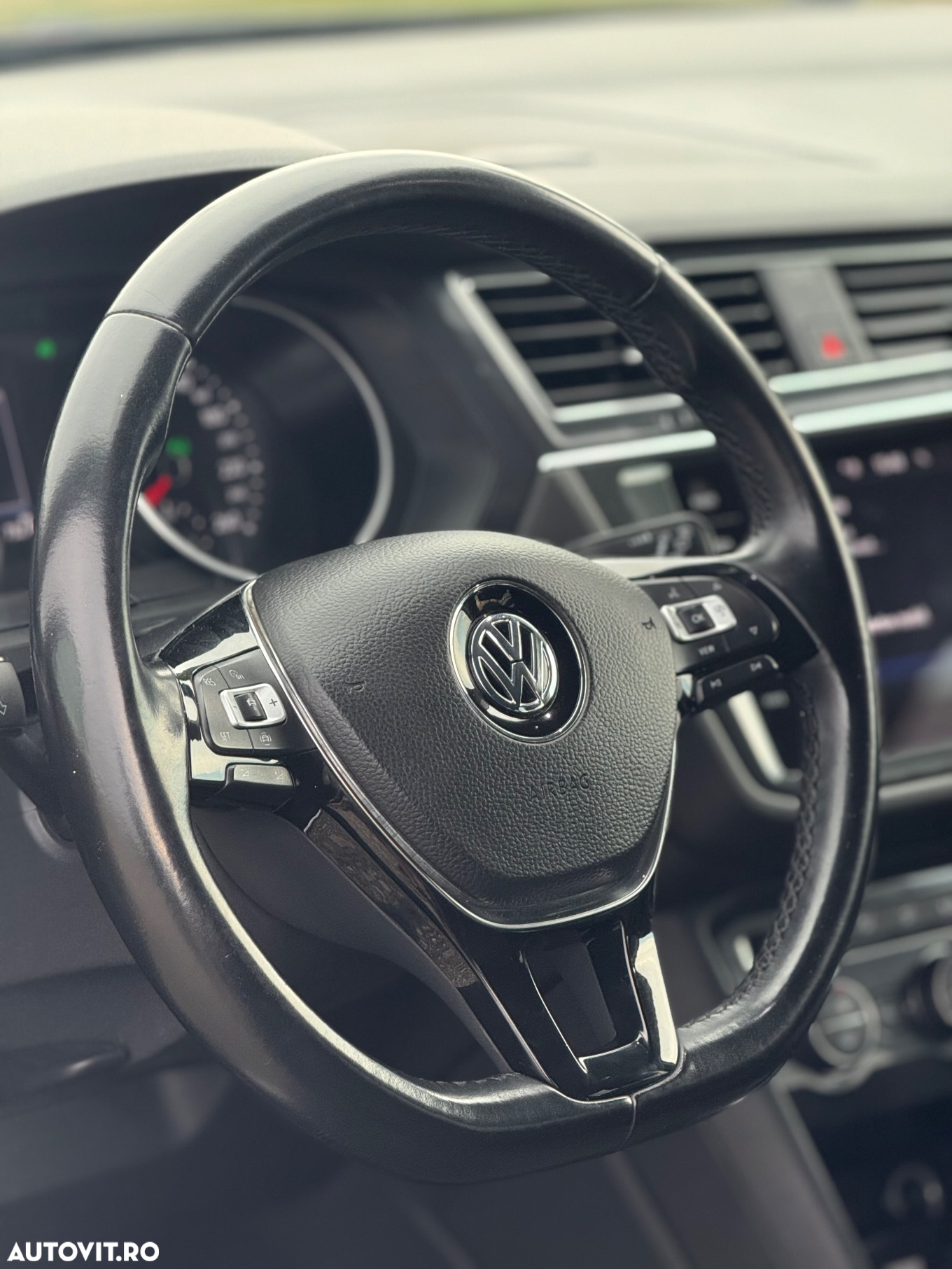 Volkswagen Tiguan Allspace 2.0 TDI SCR 4Motion DSG Life - 23