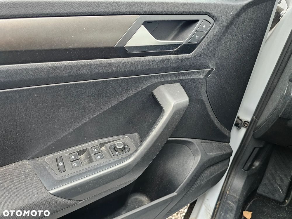 Volkswagen T-Roc 1.0 TSI Life Plus - 8