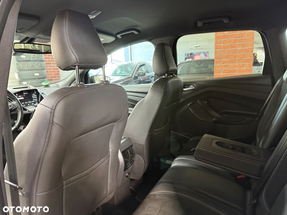 Ford Kuga 1.5 EcoBoost 2x4 ST-Line - 18