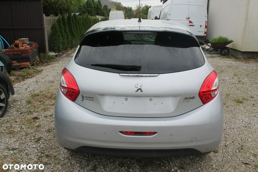 Peugeot 208 - 6