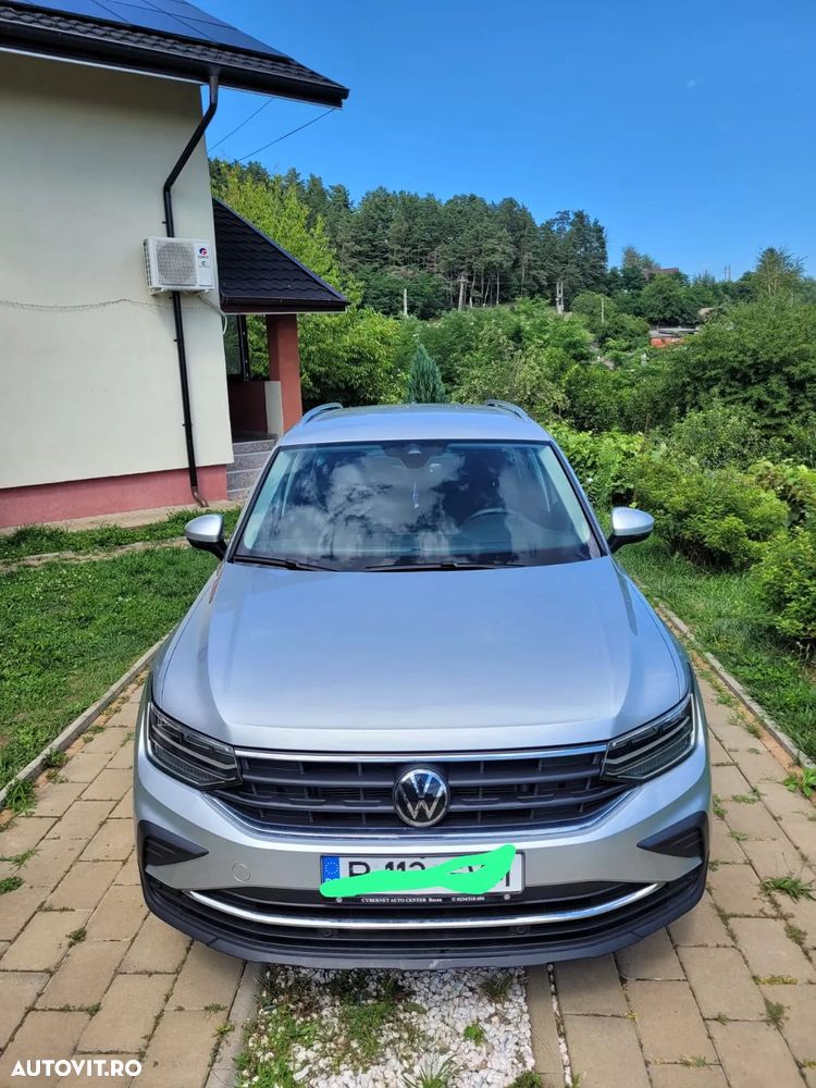 Volkswagen Tiguan - 1