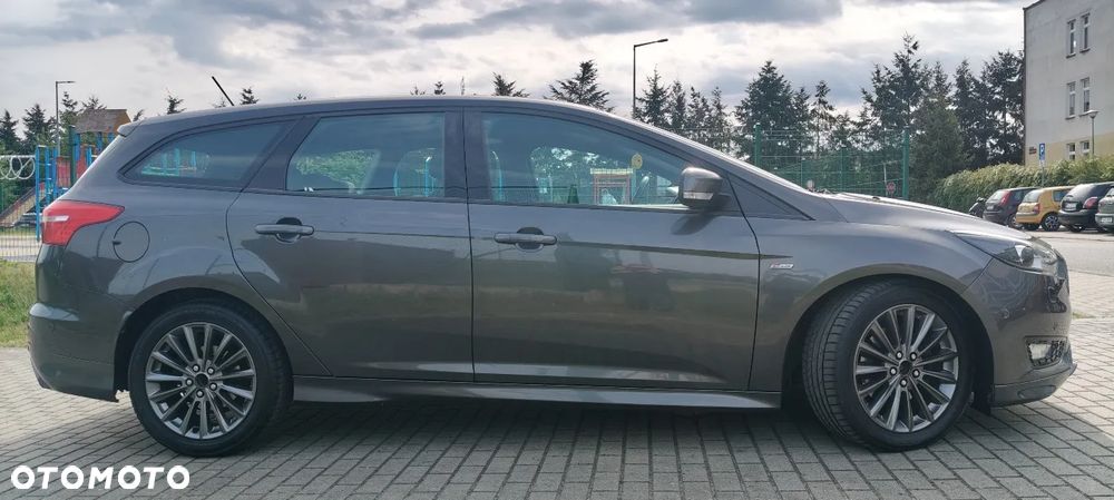 Ford Focus 2.0 TDCi ST-Line Black ASS PowerShift - 2
