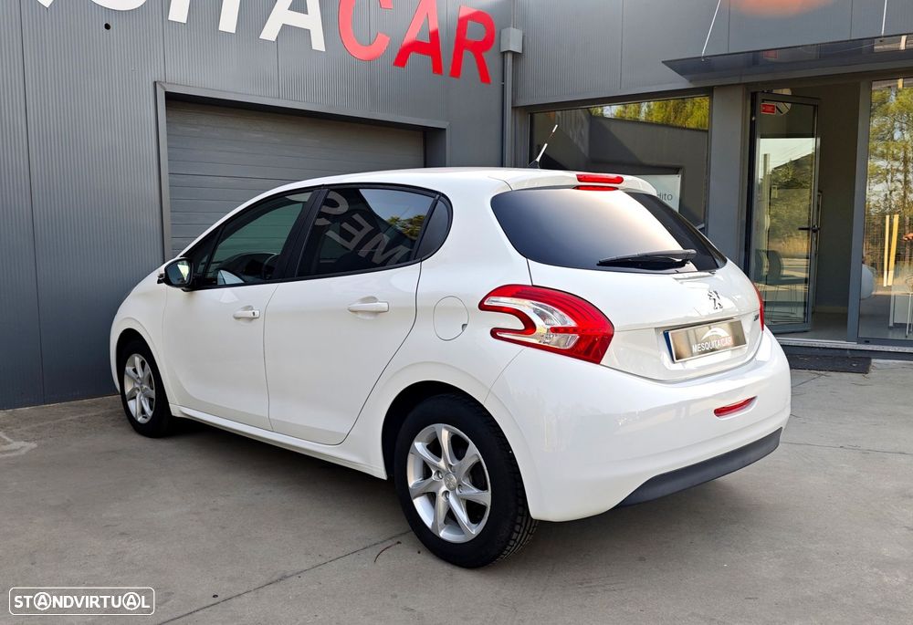 Peugeot 208 1.4 HDi SE Style - 6