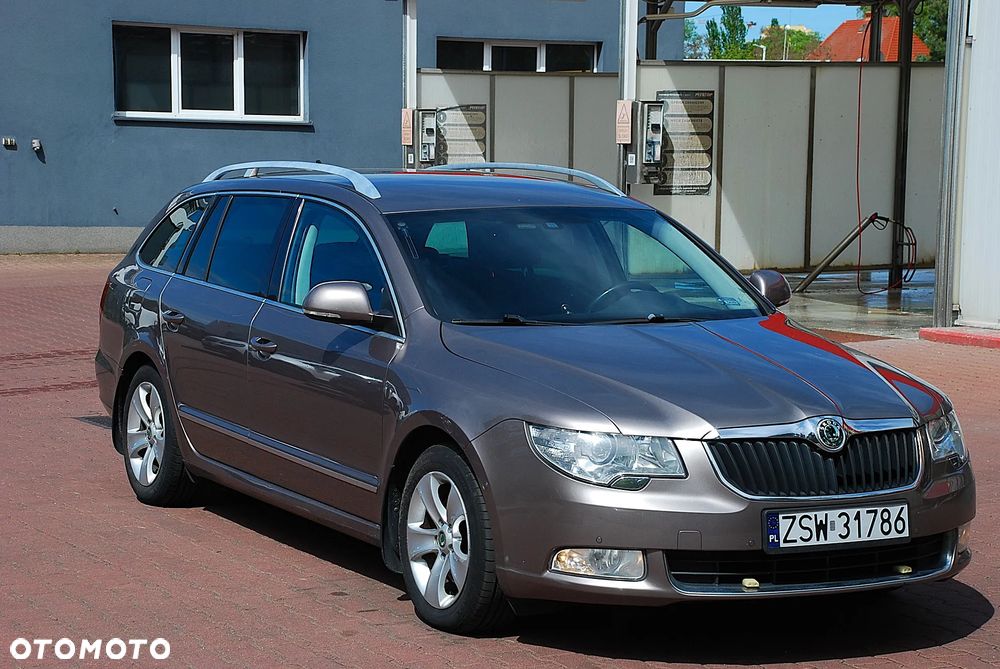 Skoda Superb 2.0 TDI Green tec DSG Elegance - 29