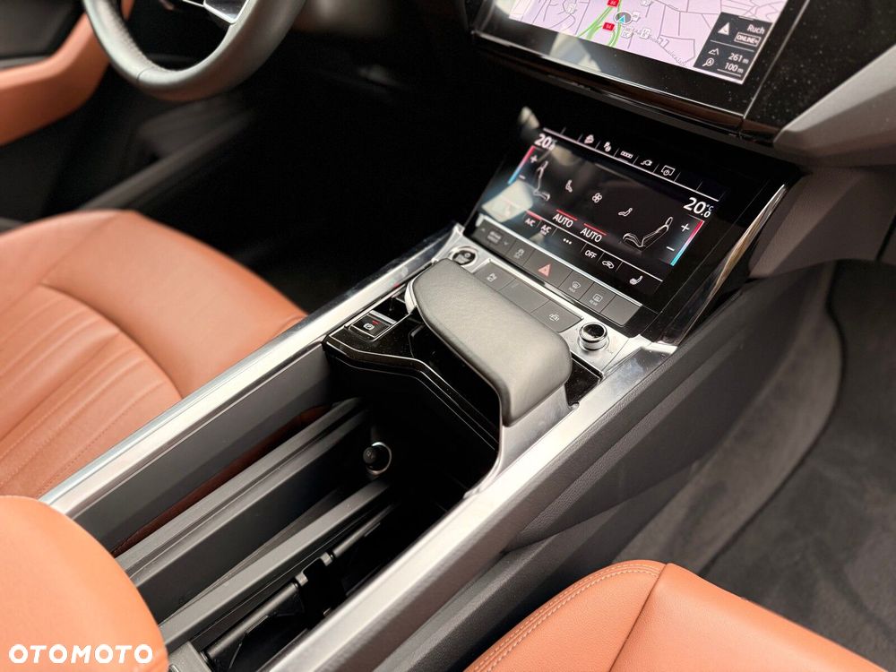 Audi Q8 Sportback e-tron - 21