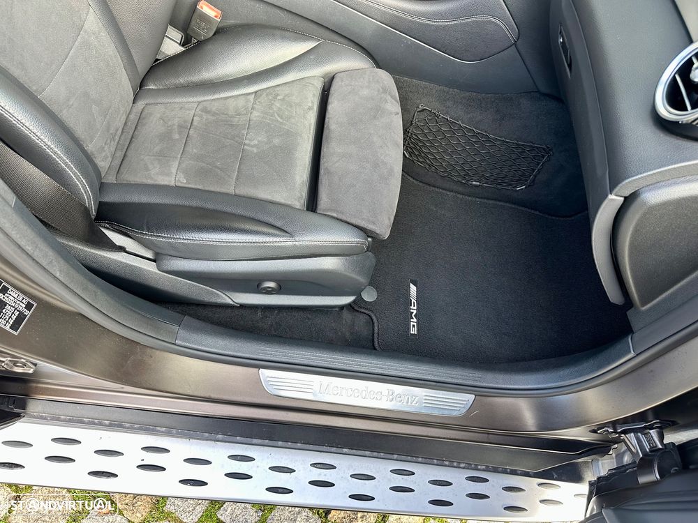 Mercedes-Benz GLC 300 e Coupe 4Matic 9G-TRONIC AMG Line - 46