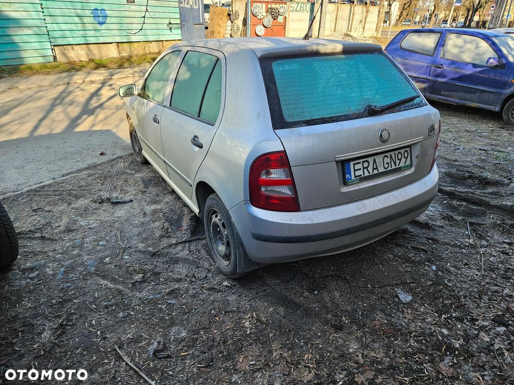 Skoda Fabia 1.4 MPi srebrna na części - 4