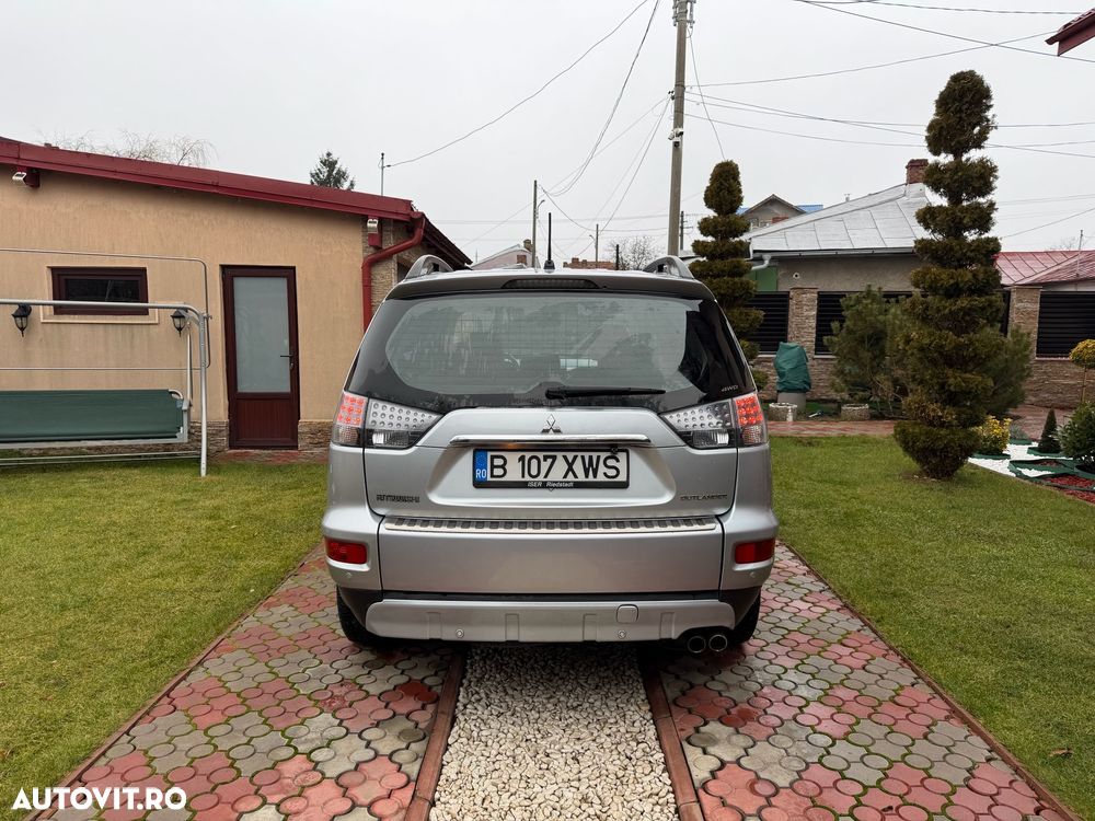 Mitsubishi Outlander - 16