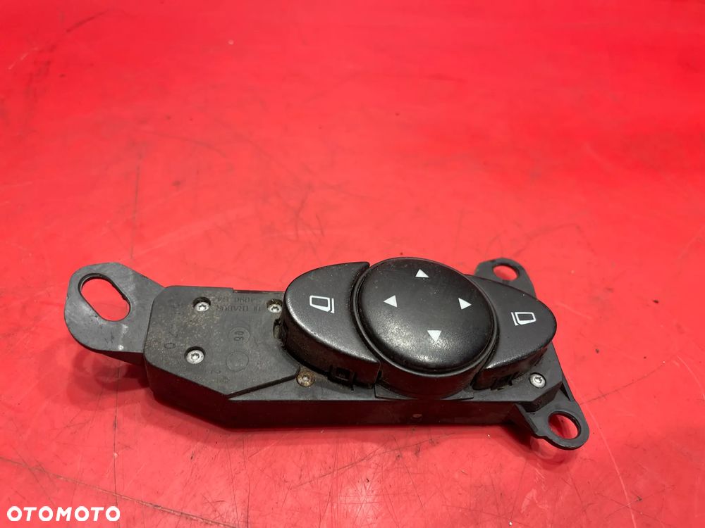 Przełącznik lusterek Mercedes-Benz W211 2118215379